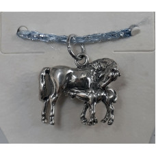 Häst Sto med Föl Hänge nr n14231